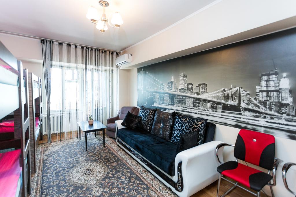 Ussr Hostel Biskek Kültér fotó