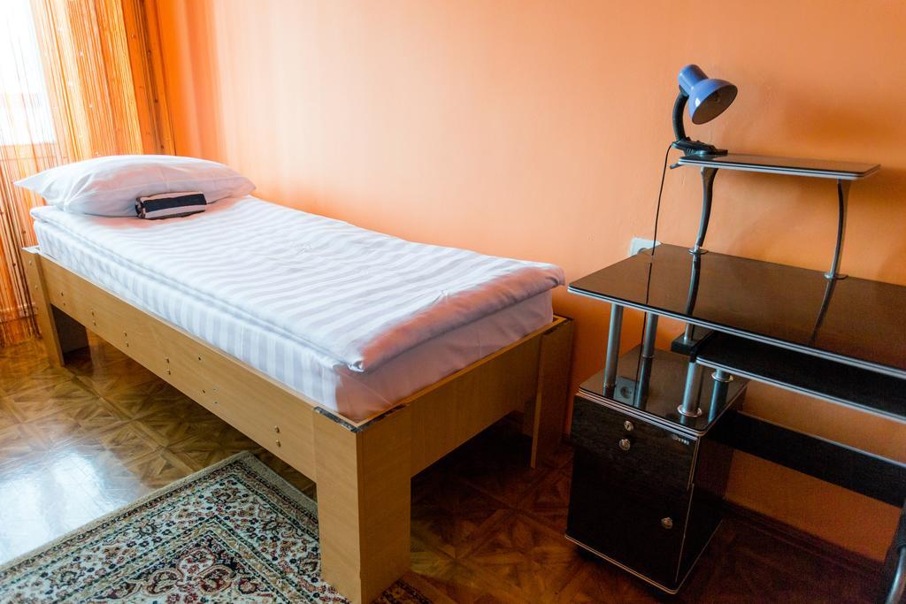 Ussr Hostel Biskek Szoba fotó